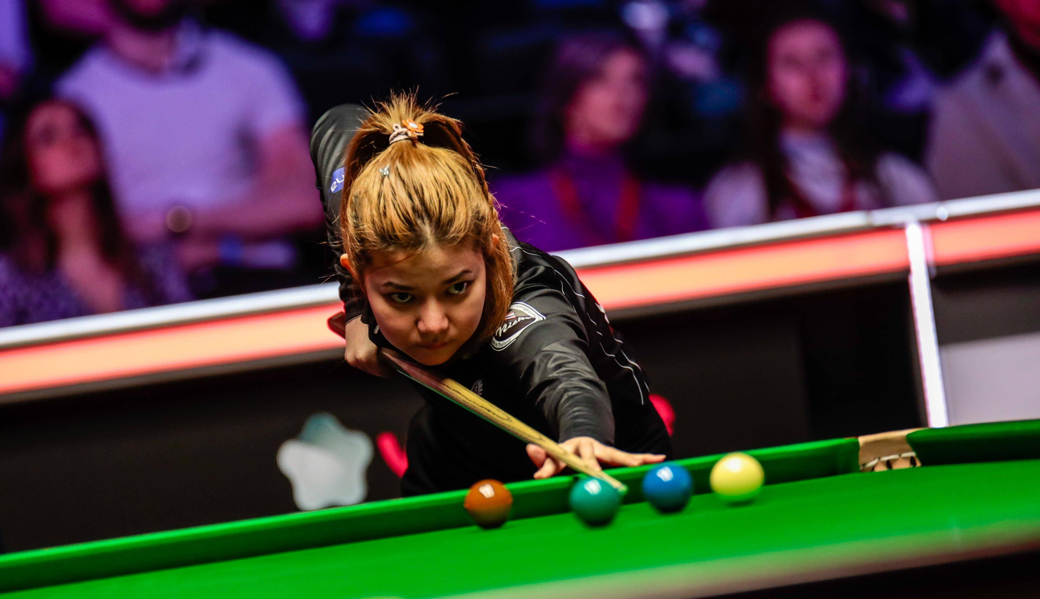 他更关注球 他更关注球